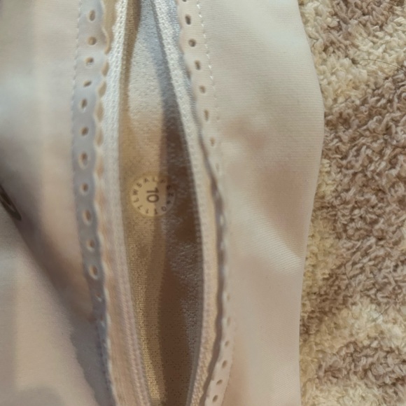 LuLu Mind over Matter WHITE leggings -10 - Picture 2 of 5